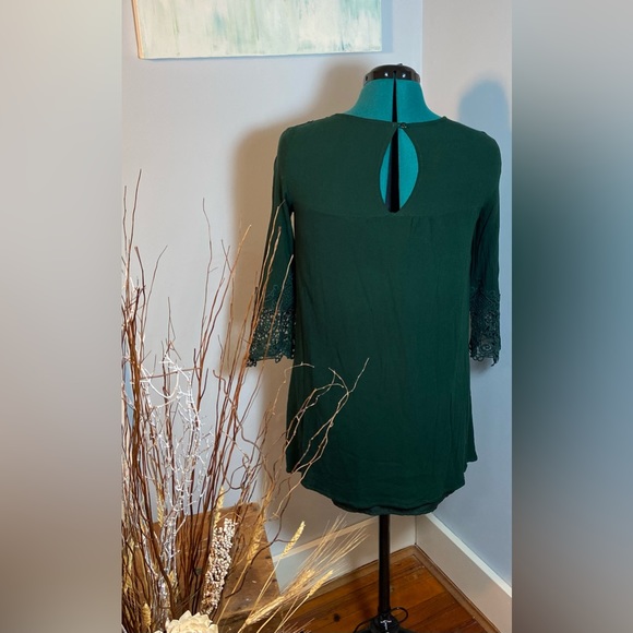 Green Dress - Picture 2 of 3